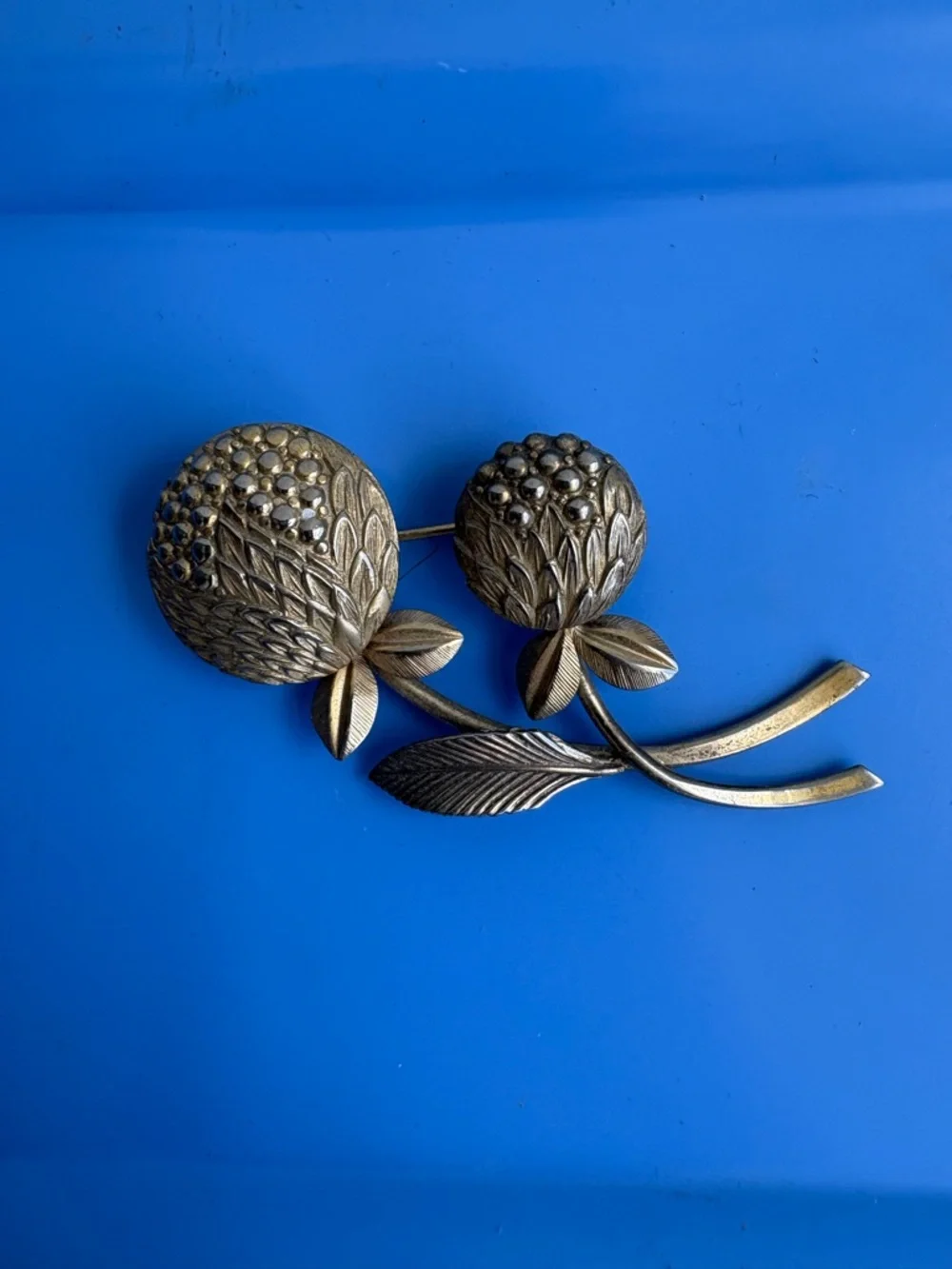 Vintage gold vermeil flower pin/brooch